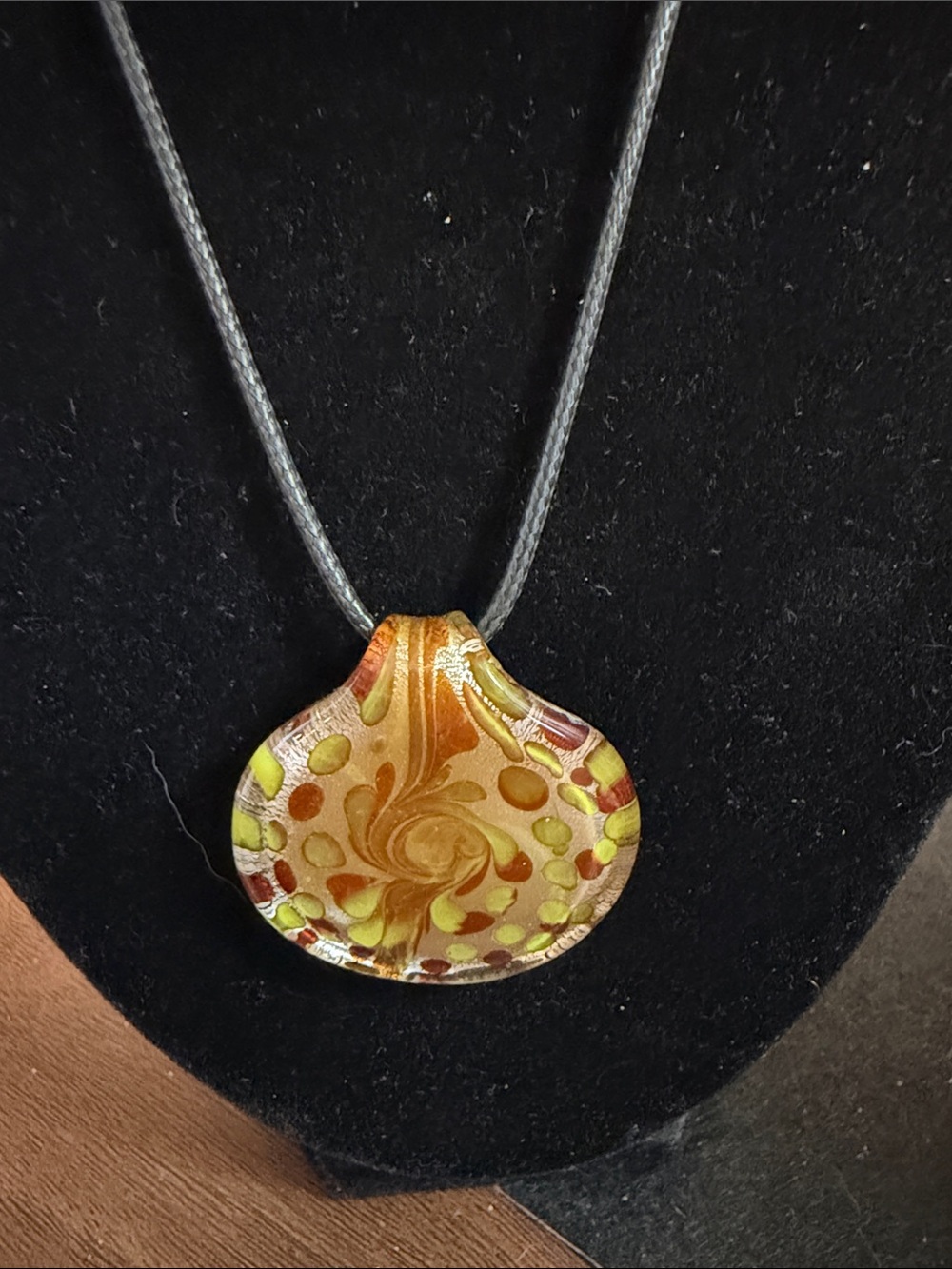⭐️5/$25 Murano Gold and Green Glass Pendant Necklace